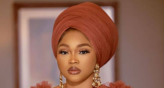 Voice Of Aiyekooto: Actress Mercy Aigbe Fights Lagos Socialite, Omolara Olukotun At Event