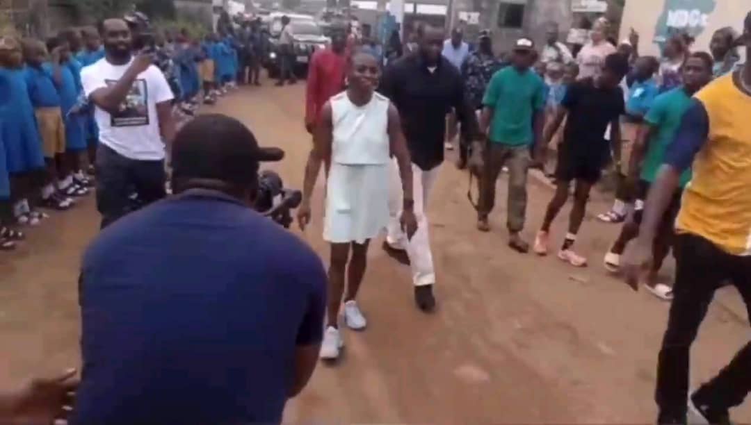 Tobi Amusan Visits Her Secondary School, Donates One Million Naira