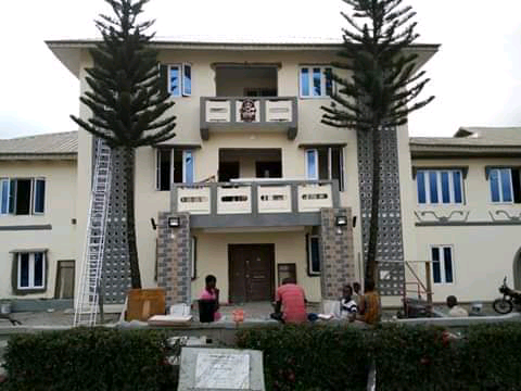 Aghọfẹn Ọlọghọ (Olowo’s Palace) Largest in Africa With Over 1000 Rooms, 100 Courtyards