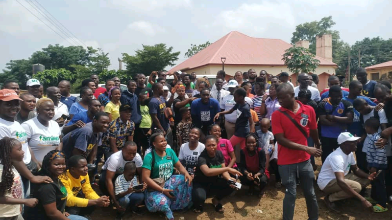 Church takes community service, charity to Abuja Police station