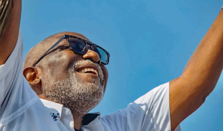 Governor Akeredolu Returns To Nigeria