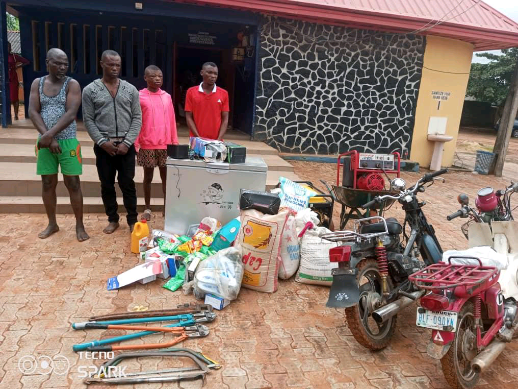 POLICE BUSTS BURGLARY GANG, ARRESTS FOUR SUSPECTS, RECOVERS STOLEN ITEMS