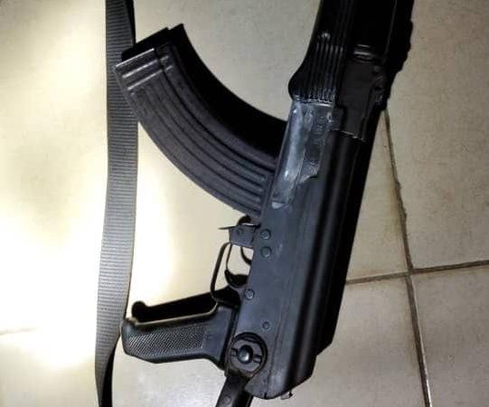Anambra Police Recovers AK 47 riffle , Engage Armed Criminals At Ekwulobua Flyover